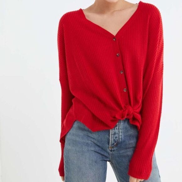 ✨ URBAN OUTFITTERS OUT FROM UNDER RED JOJO OVERSIZED WAFFLE KNIT THERMAL TOP ✨ - Picture 1 of 9